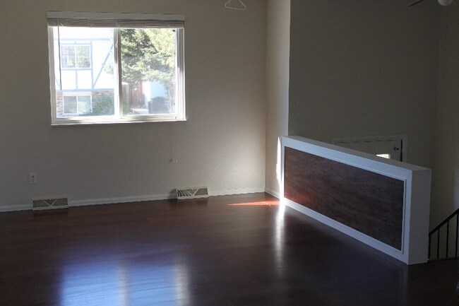 Foto del edificio - 10748 Routt St