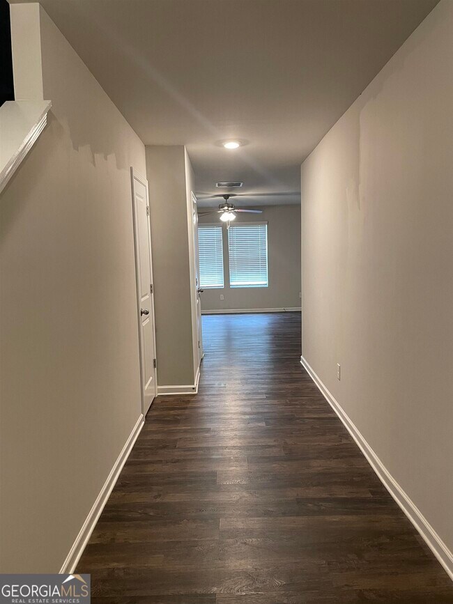 Foto del edificio - 120 Oakbrook Ln