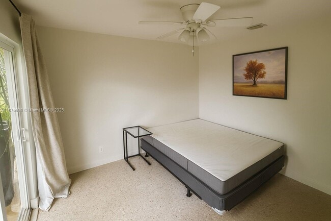 Building Photo - 2125 NE 14th Ave