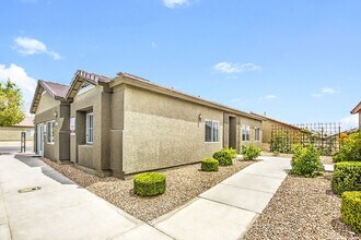 Building Photo - DIAMOND VISTA