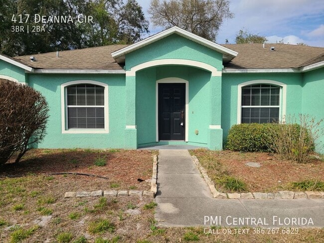 Building Photo - Deland 3BR 2 Bath Split Plan