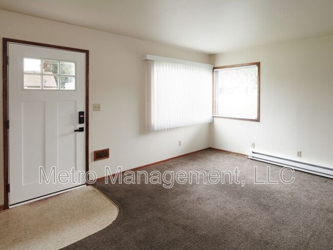 Foto del edificio - 8307 N Fowler Ave