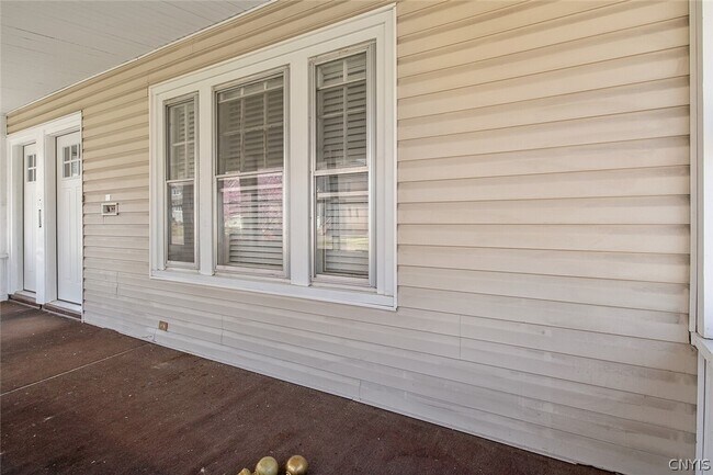 Foto del edificio - 967 Wadsworth St