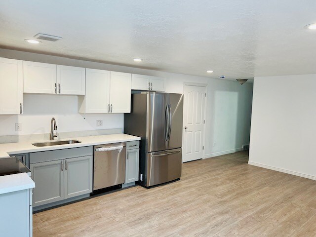 Building Photo - 1262 Creek Ridge Dr S
