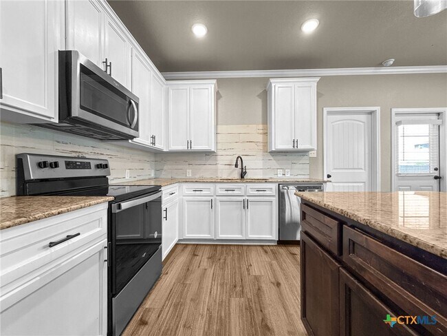 Building Photo - 1606 Black Kettle Trl