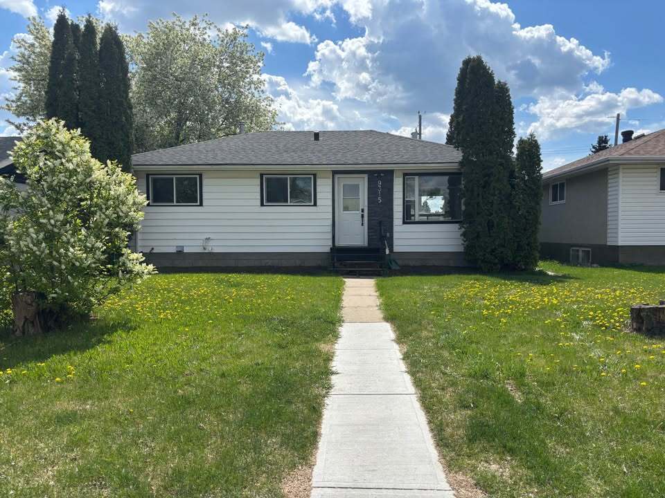 Primary Photo - 9315-129B 129b Ave NW