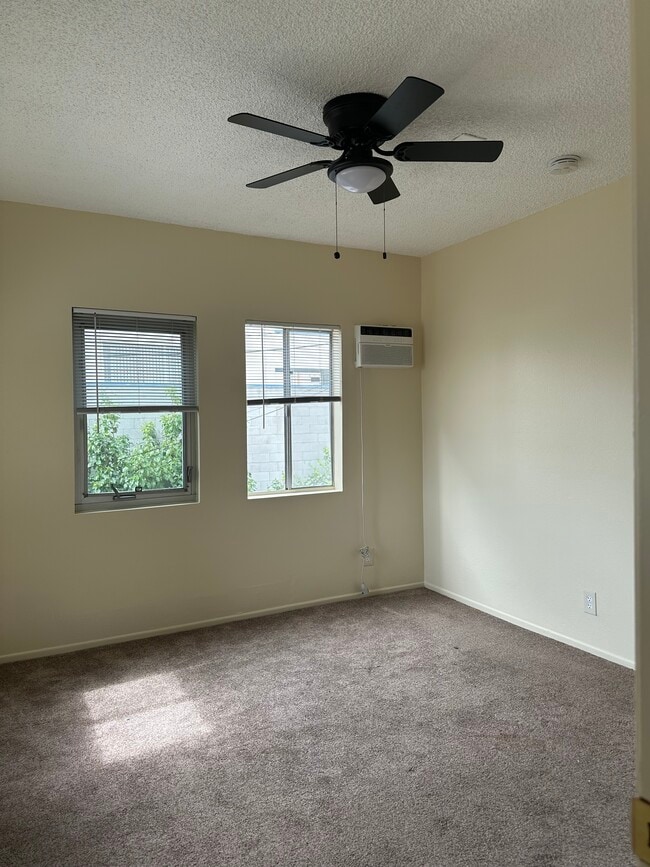 Building Photo - 1248 1/2 N Cahuenga Blvd
