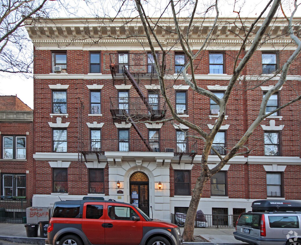 Primary Photo - 427 Dean St