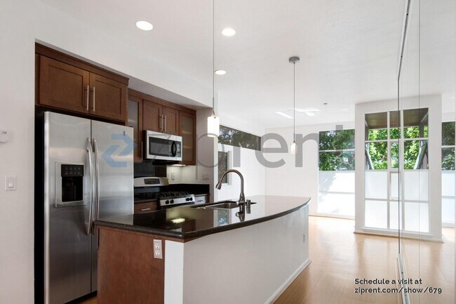 Foto del edificio - 1332 Powell St