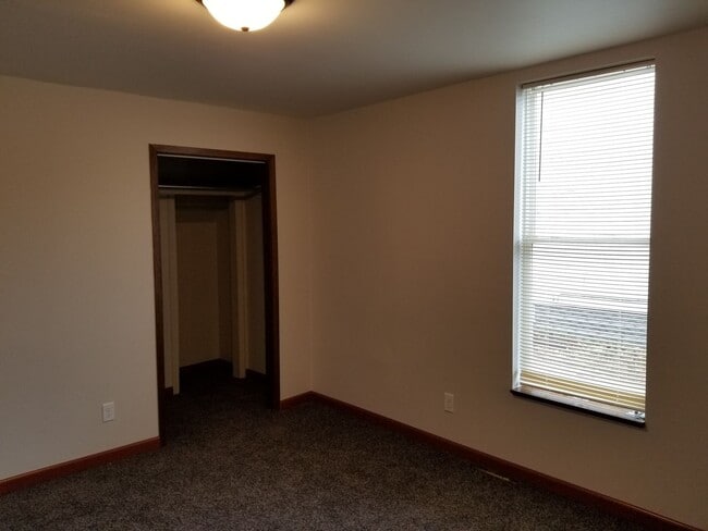 Building Photo - eld200