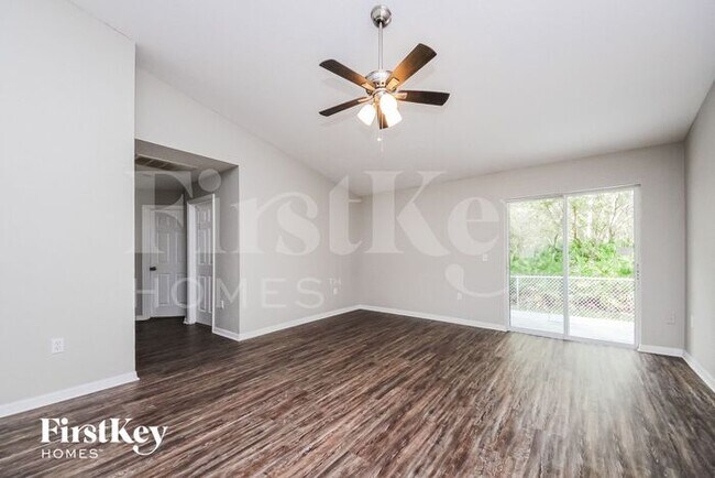 Foto del edificio - 514 Magpie Ln