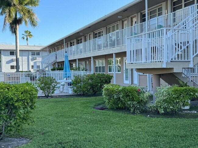 Foto del edificio - 500 Layne Blvd