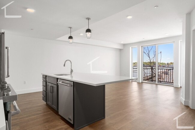 Building Photo - 26 Hichborn St