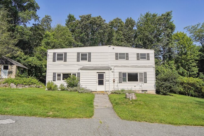 Foto del edificio - 560 Glen Rd