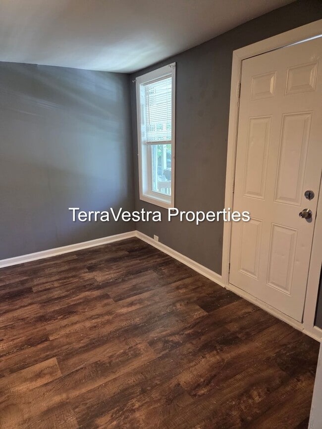 Building Photo - Single Family in Paulsboro! Eligible for $500 Security Deposit.