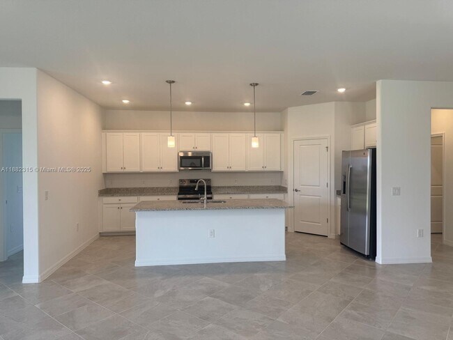 Building Photo - 14996 Palamos Cir