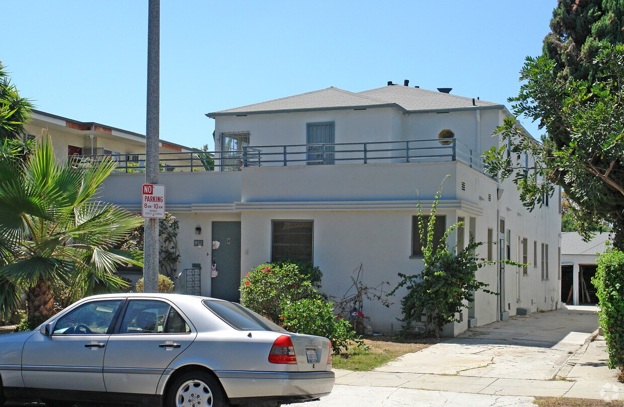 Primary Photo - 847-851 Edinburgh Ave