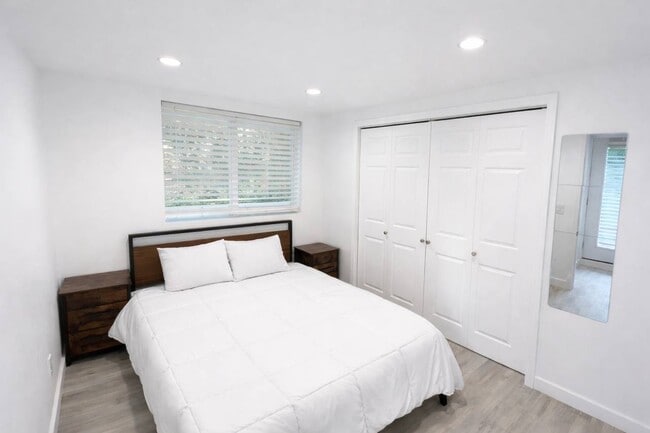 Building Photo - 7950 Capistrano Ave