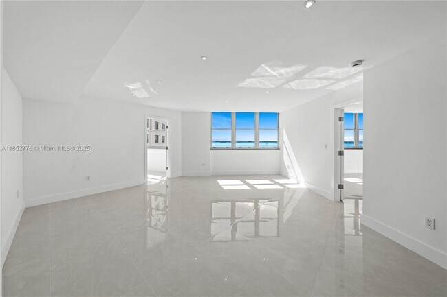 Foto del edificio - 999 Brickell Bay Dr