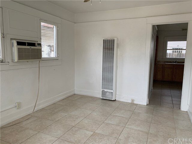 Building Photo - 930 N Arrowhead Ave