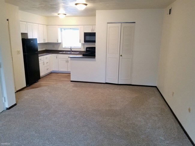 Building Photo - 2 br, 1 bath Apartment - 302 3rd Street #12