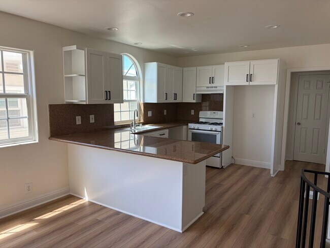 Foto del edificio - 3111 Bayview Dr