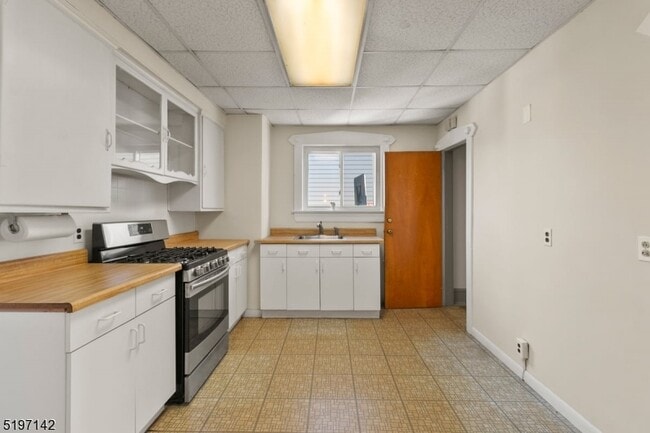 Building Photo - 477 Columbia Ave