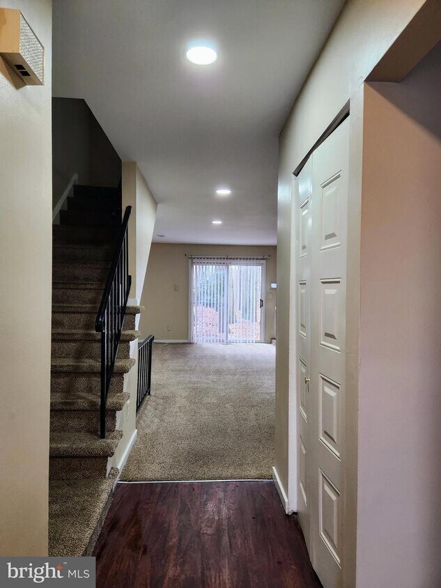 912 Burberry Ct, Gloucester Township, NJ 08081 Townhome Rentals in