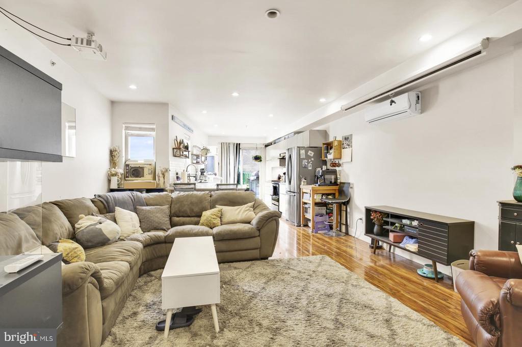 Foto principal - 2229 Frankford Ave