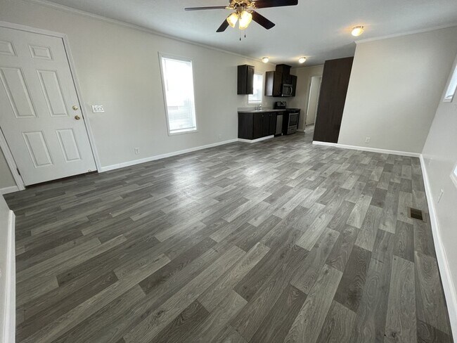 Building Photo - 38013 Chilver Ave