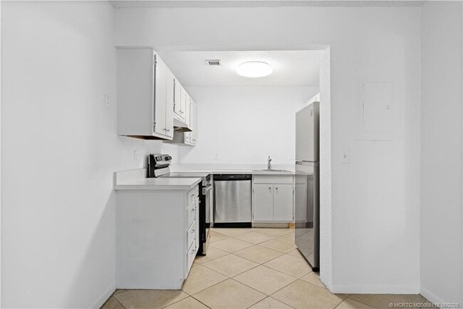 Photo - 2118 SE Edler Drive Unit B Apartment