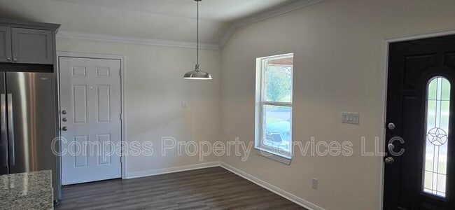 Building Photo - 2808 S 8th St