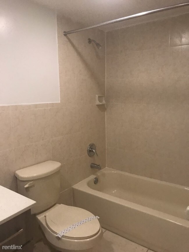 Building Photo - 2 br, 2 bath  - 1335 W 49th Pl