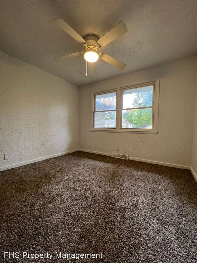 Building Photo - 3 br, 1 bath House - 1201 N. Fulbright