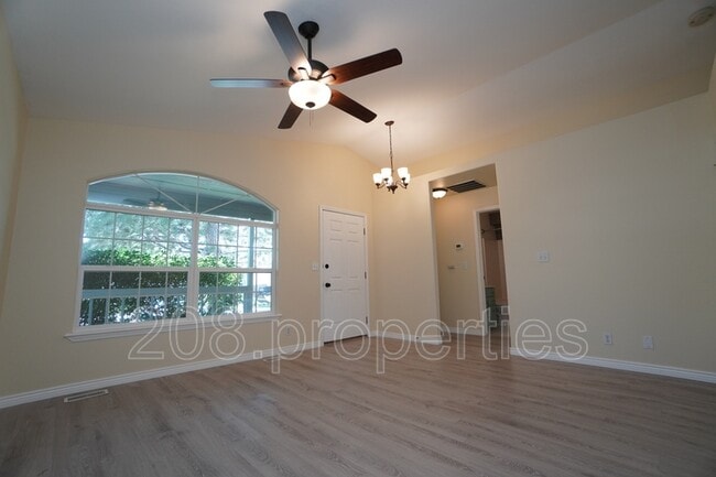 Foto del edificio - 5903 S Snowdrop Pl