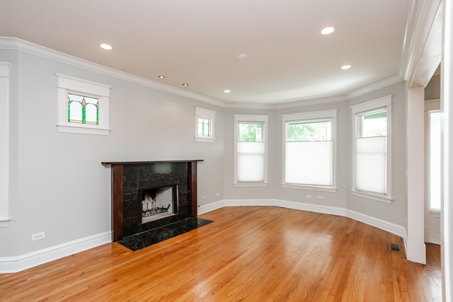 Building Photo - 4944 W Cullom Ave