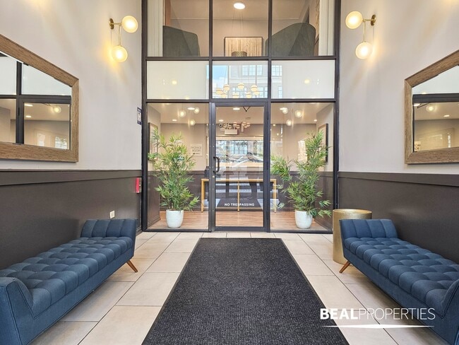 Building Photo - 445 W Barry