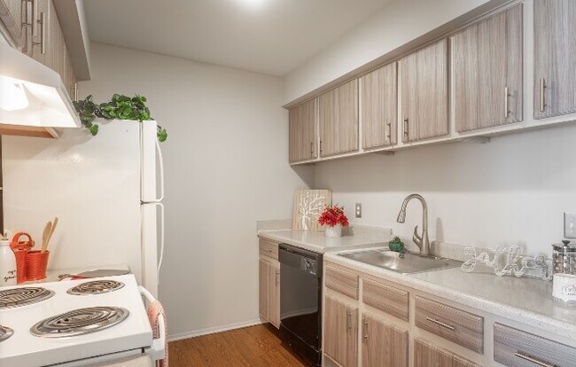 Foto del edificio - 34740 W 8 Mile Rd