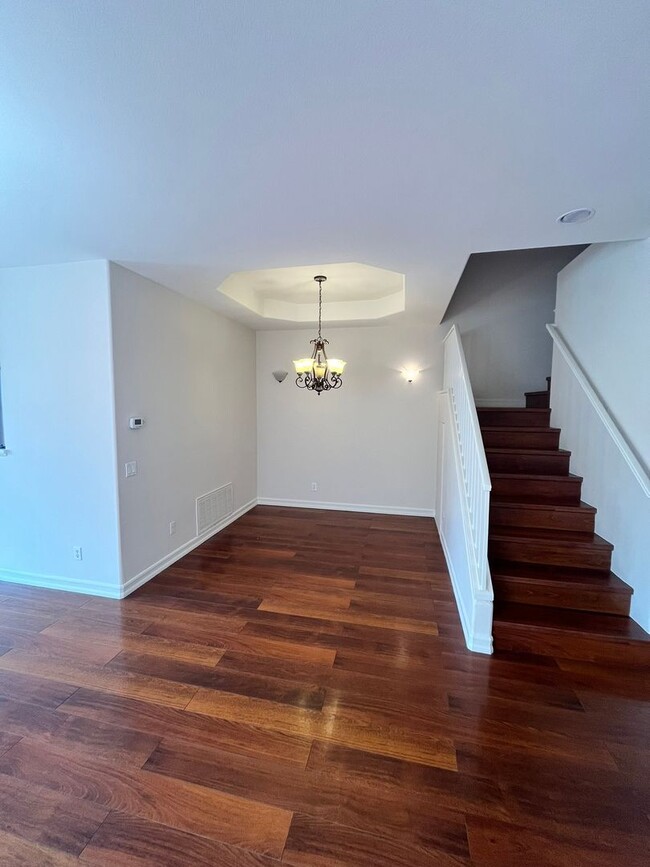 Foto del edificio - Spacious 3-Bedroom, 2.5-Bathroom Home