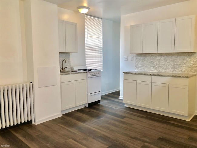 Building Photo - 1 br, 1 bath  - 2504 N Calvert St #1