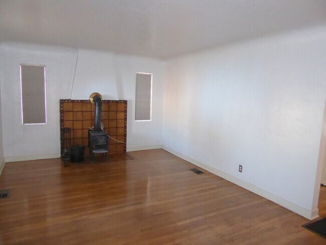 Foto del edificio - SCHEDULE YOUR SHOWING TODAY
