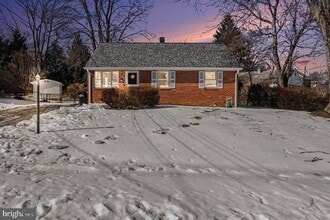 Building Photo - 1828 Olmstead Dr