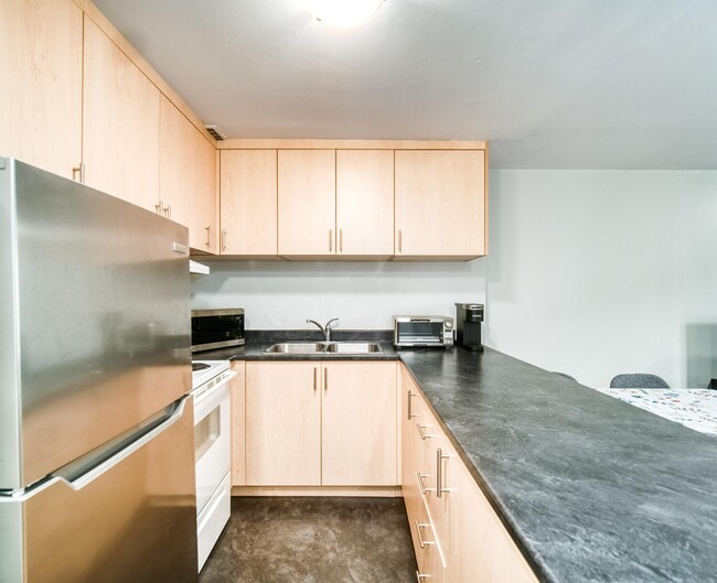Photo du bâtiment - 5222-5222 Green St