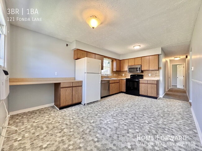 Building Photo - 121 Fonda Ln