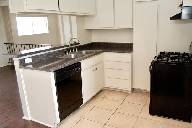 Foto del edificio - 11659 Chandler Blvd