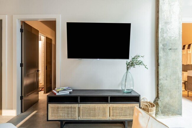 Foto del edificio - 315 Girod St