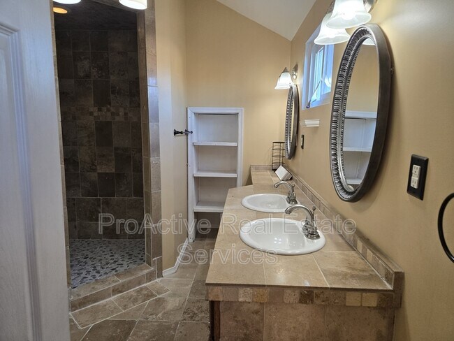 Foto del edificio - 9654 14th View St