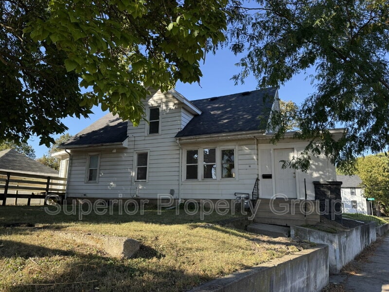 Primary Photo - 18 N Fair Oaks Ave