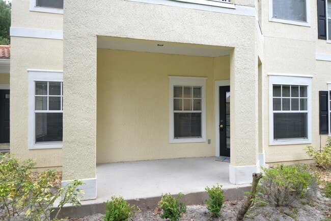 Building Photo - Sanford Condo