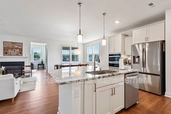 Foto del edificio - 1017 Prominence Dr